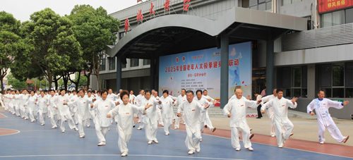岁月淬风采，银发展英姿---2025年全国老年人太极拳健身大联动霍邱分会场活动成功举行(图3)